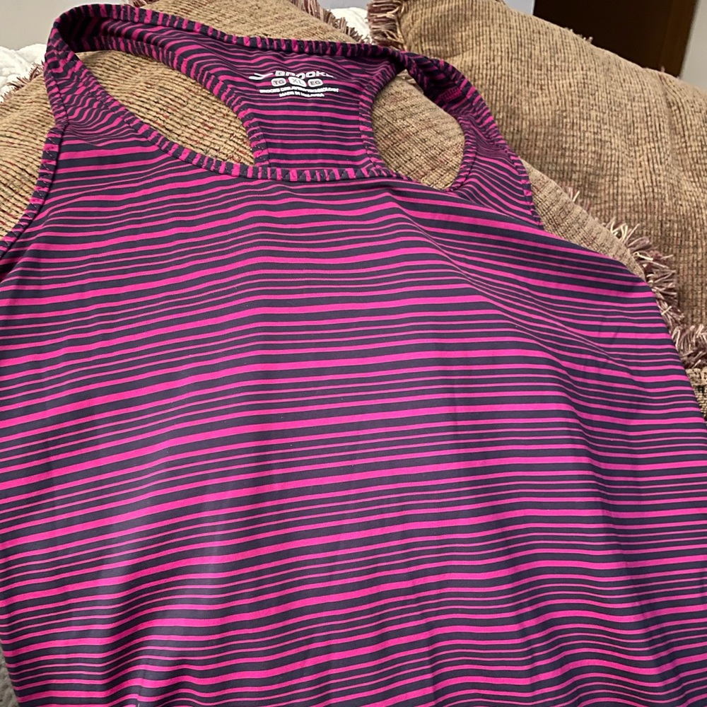Brooks running tank